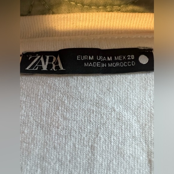 Zara T-Shirt 💯 cotton - Picture 3 of 3